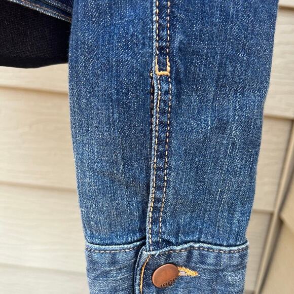GAP women's size M, Jean Jacket.  NO Distress, cotton spandex blend. - Picture 6 of 9